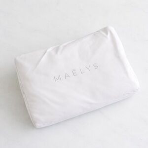 MAELYS White Sateen Soft Square Zip-Top Cosmetic Bag, Fuscia Pink Interior